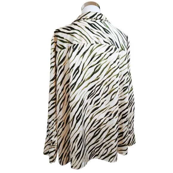 VINCE CAMUTO Blouse Top 2X Career Office Dressy VNeck Chic Cream Greenery Animal - Picture 10 of 10
